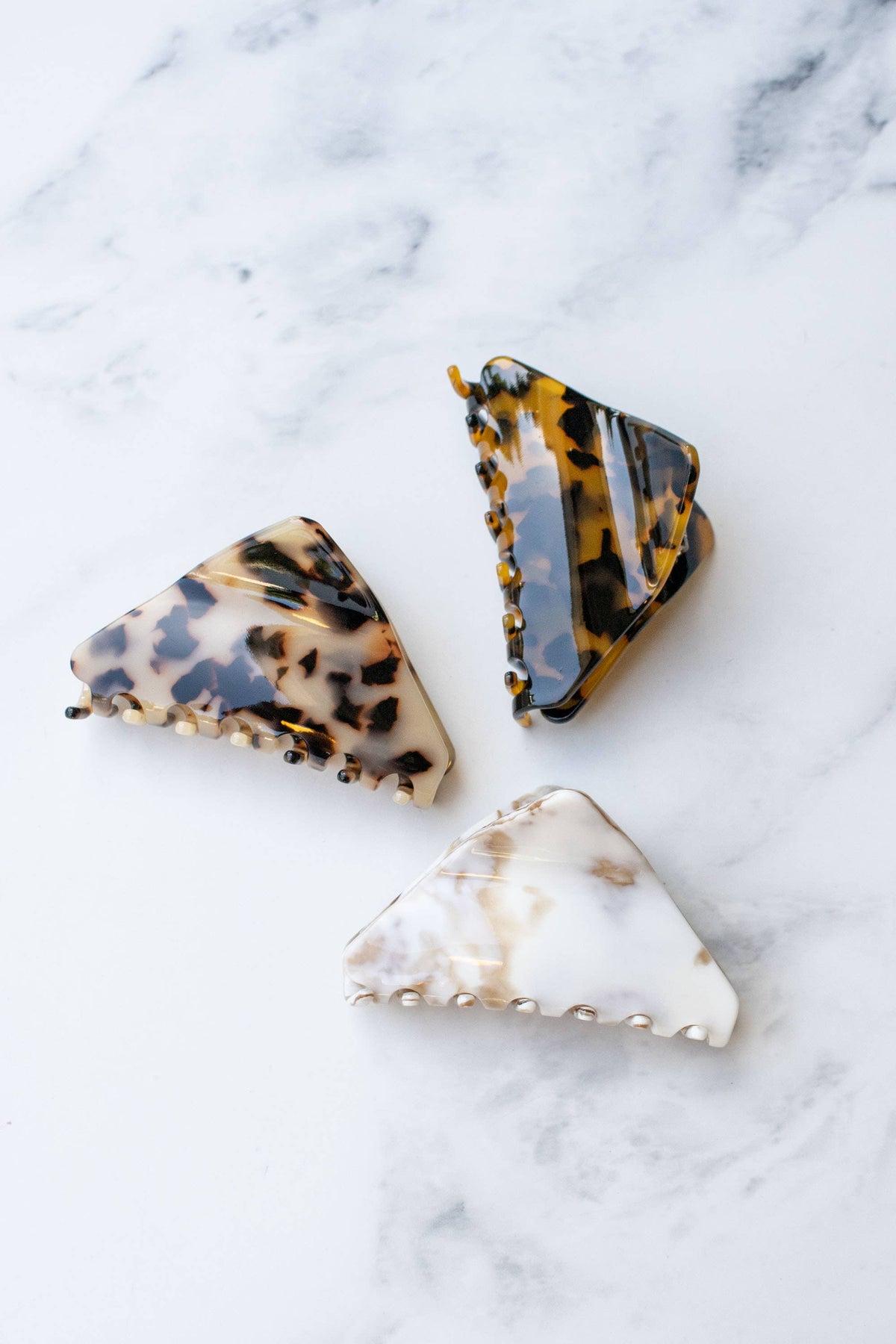Eco Shark Fin Hair Claw Clip: Blue Marble