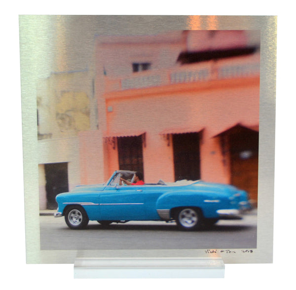 An American Car in Cuba, Blue